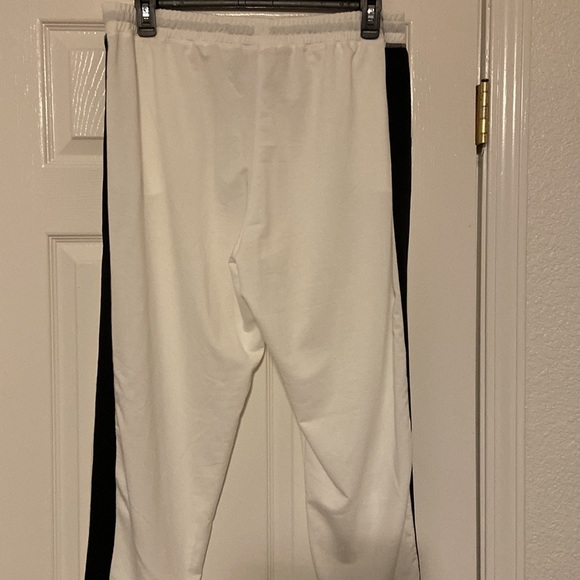 Lularoe Jax joggers. Size 2XL. NWT - Picture 3 of 5